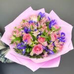 Букет роз и ирисов — изображение 4